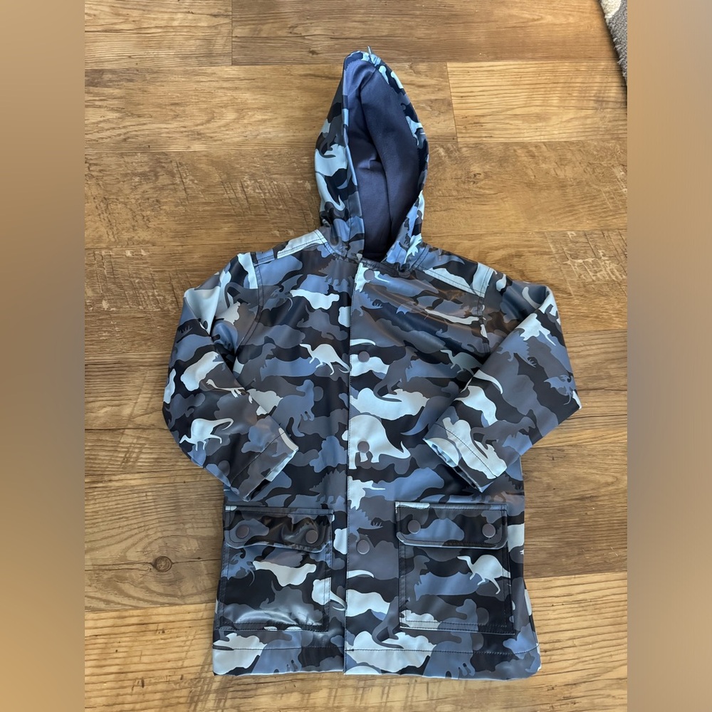 EUC Kitestrings Dinosaur raincoat, size 4 dress like a Dino blue